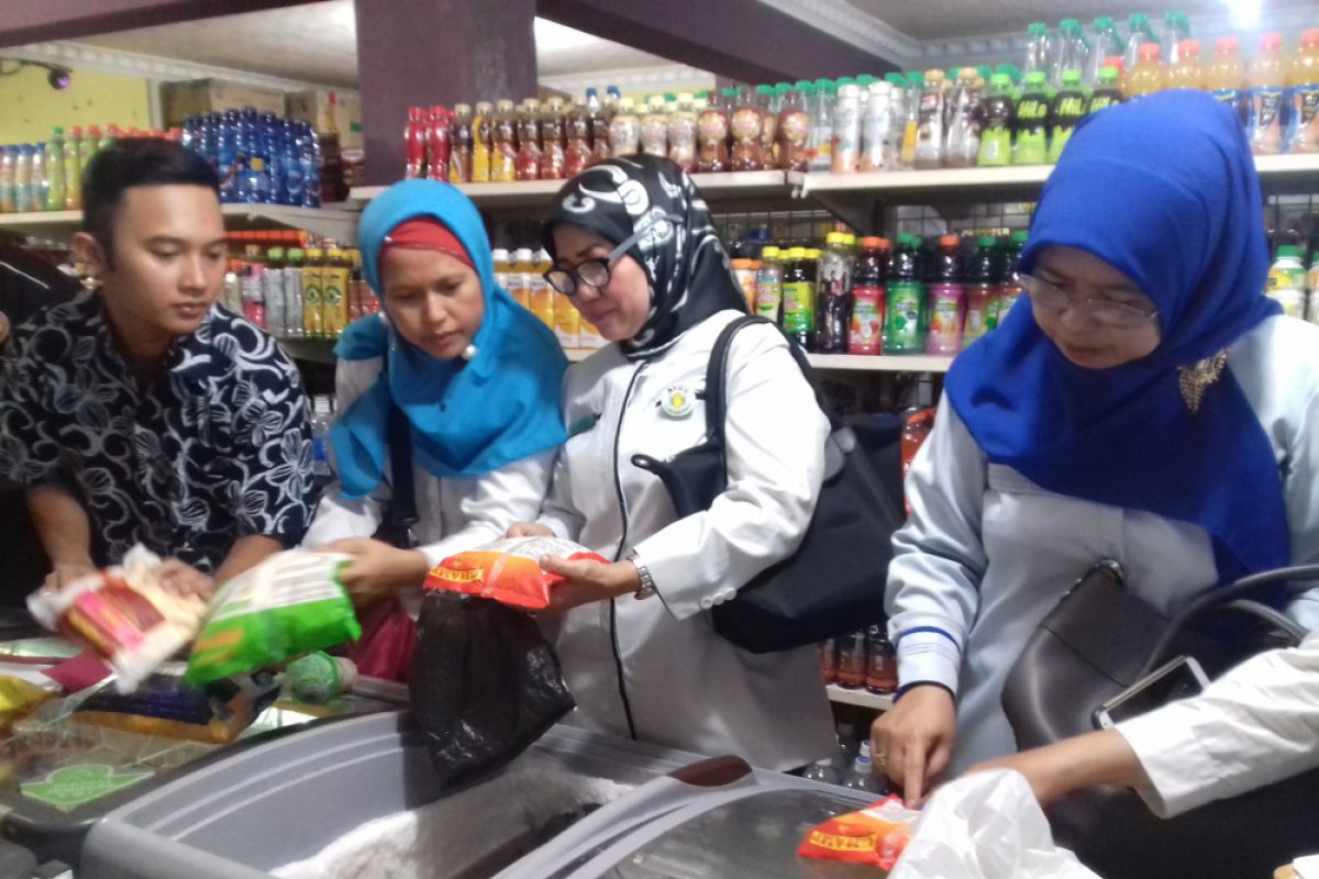 Pemkab Mukomuko razia makanan kedaluwarsa di pasaran