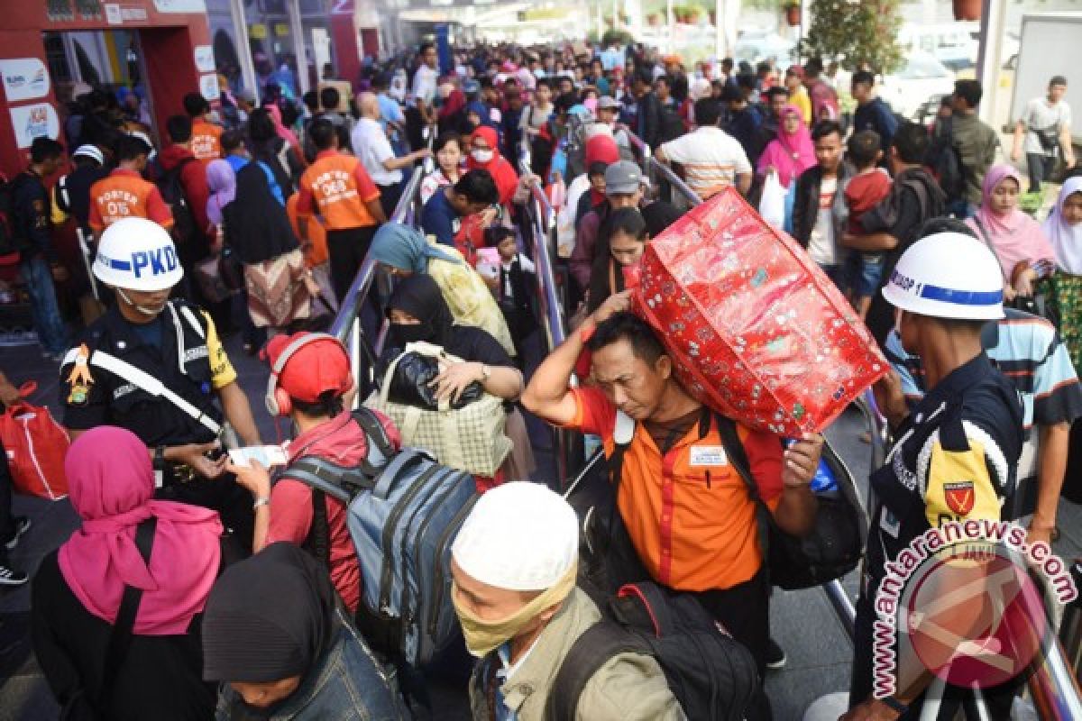 Stasiun Senen tambah delapan kereta setiap hari mulai H-7 sampai H-2