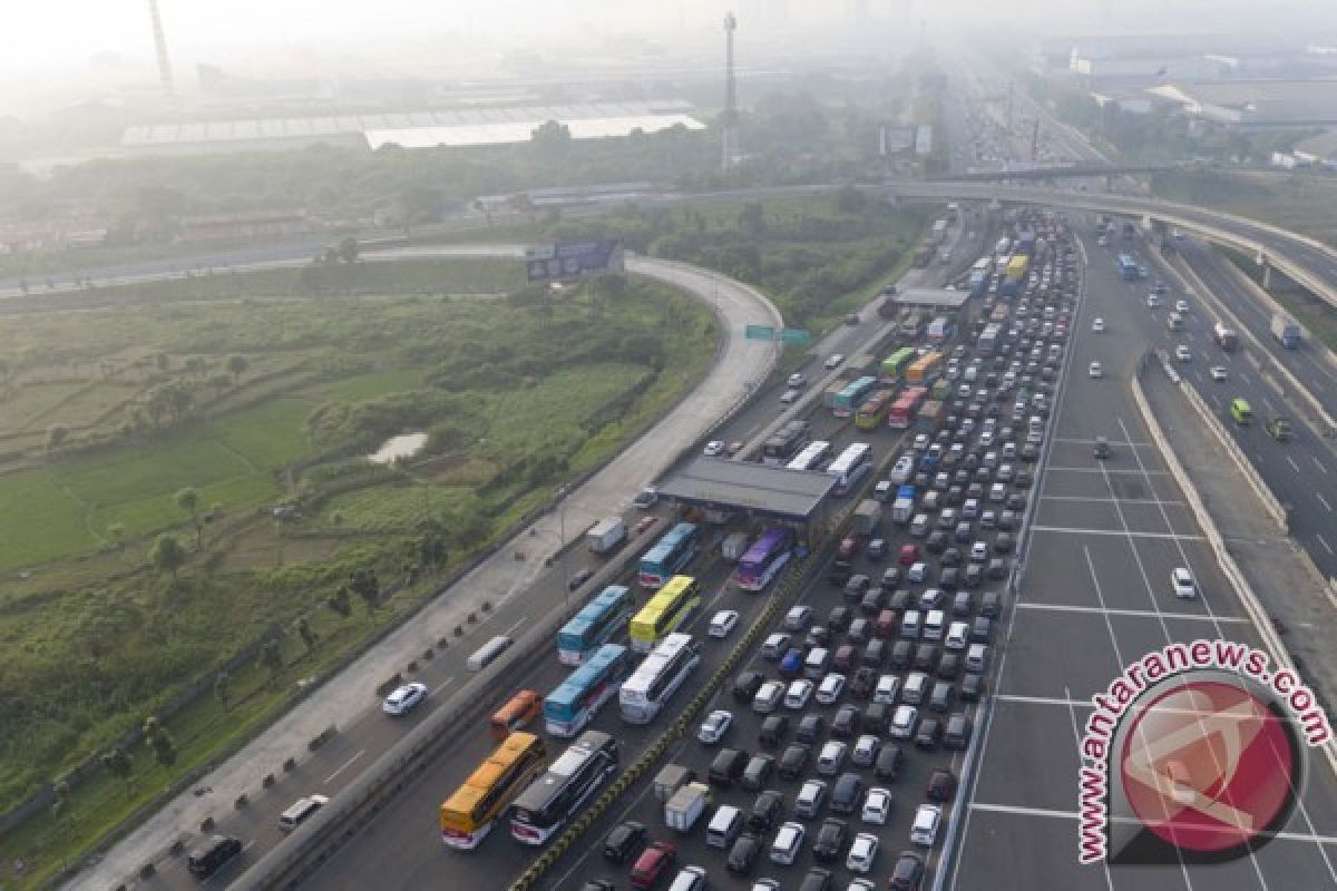 28.129 kendaraan pemudik lintasi gerbang tol Cikarang Utama hari ini