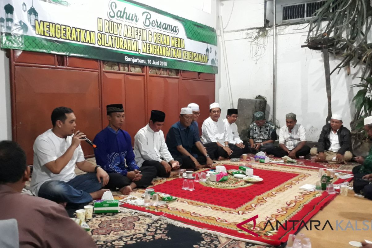 Mempererat silaturahmi H Rudy Ariffin sahur bersama media