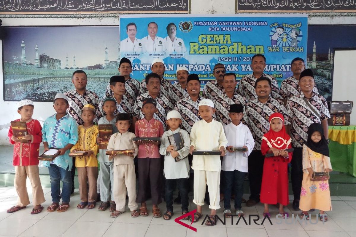 PWI Tanjungbalai santuni anak yatim