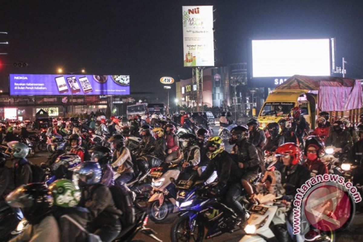 Banyak pemudik gunakan jalan arteri hindari kemacetan tol