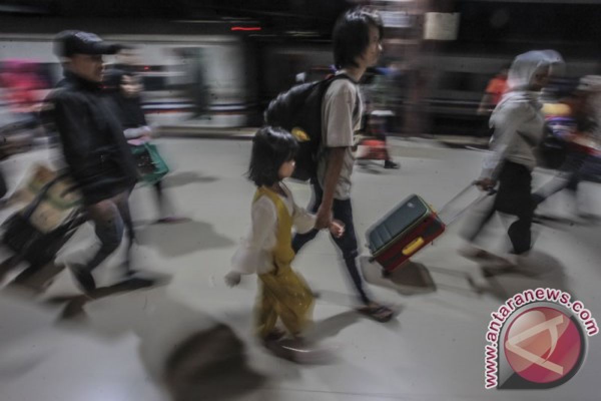 5.400 penumpang diberangkatkan dari Stasiun Kotabaru Malang