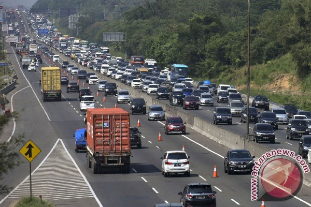 Arus balik di jalan tol terus meningkat