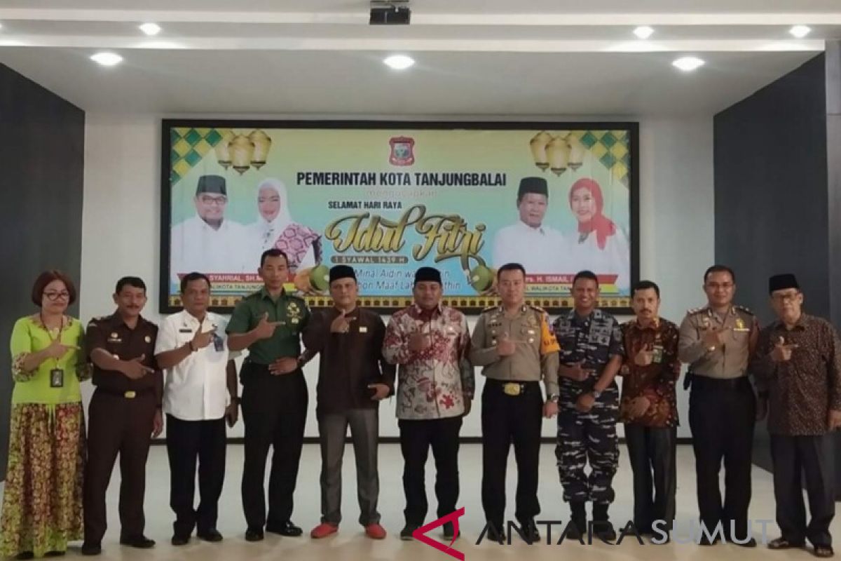 Pemkot gelar halal bihalal