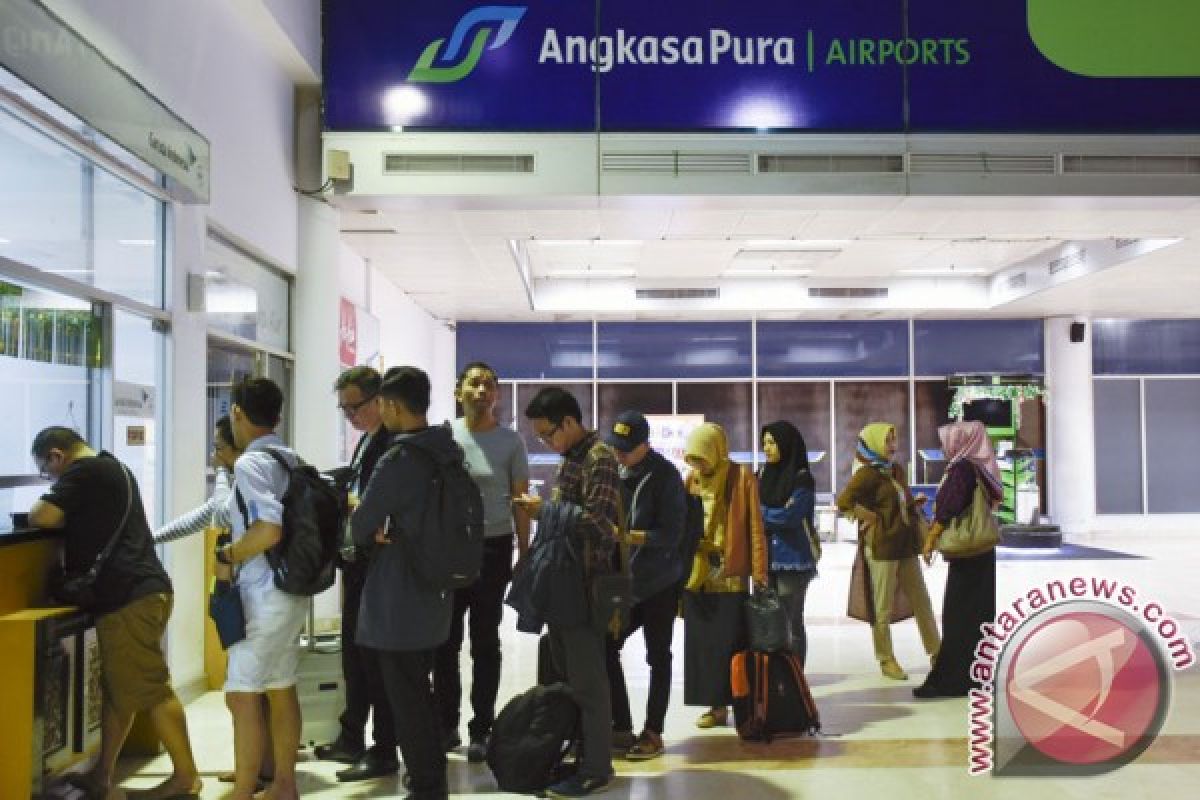 Lombok airport remains operational despite Mount Agung`s eruption