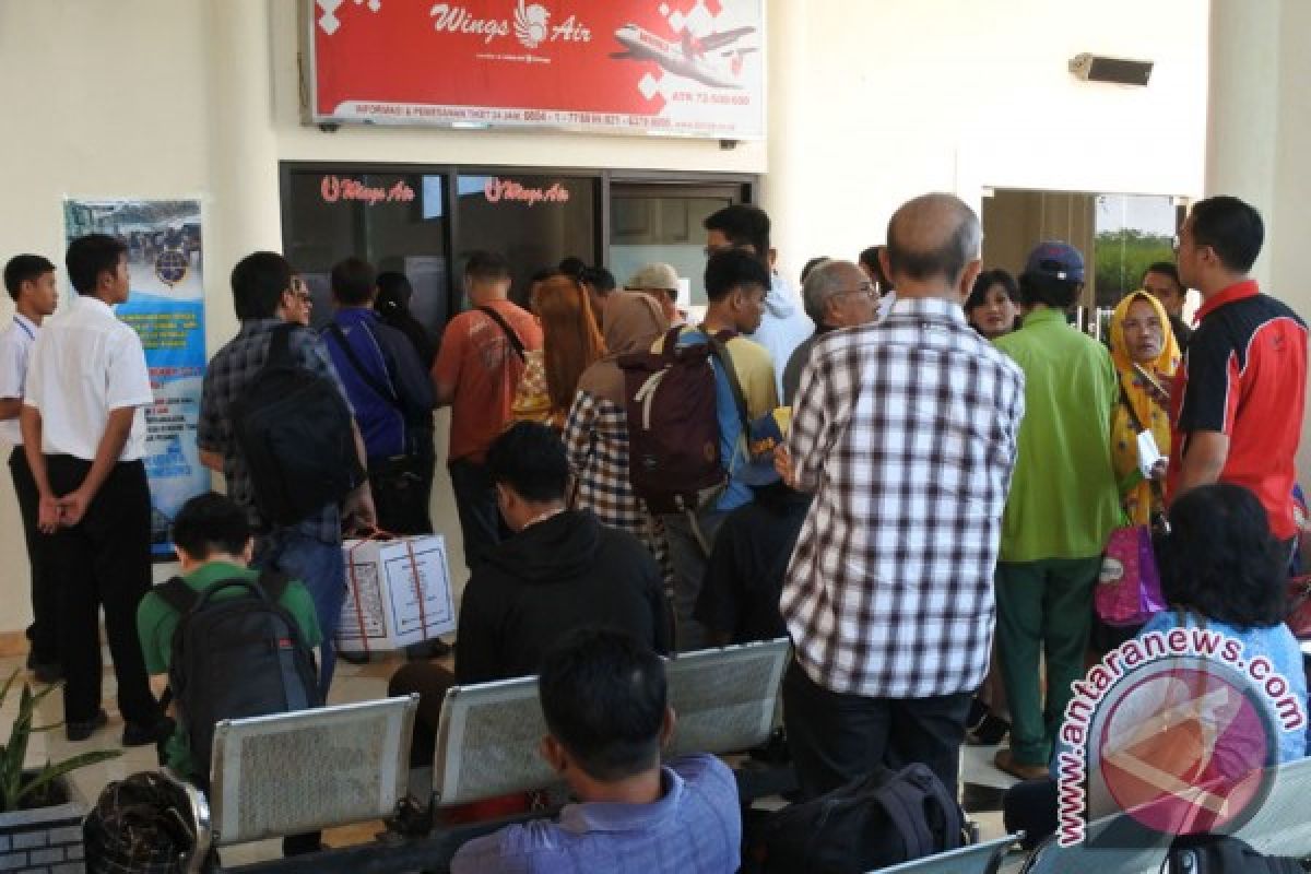 Bandara Jember-Banyuwangi kembali terdampak abu Gunung Agung