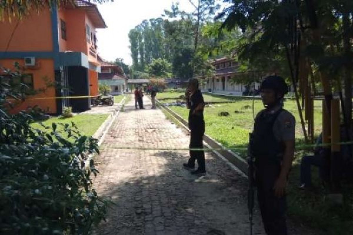 3 Terduga Teroris Ditangkap di Gedung Kampus FISIP Universitas Riau Beserta 4 Bom Rakitan