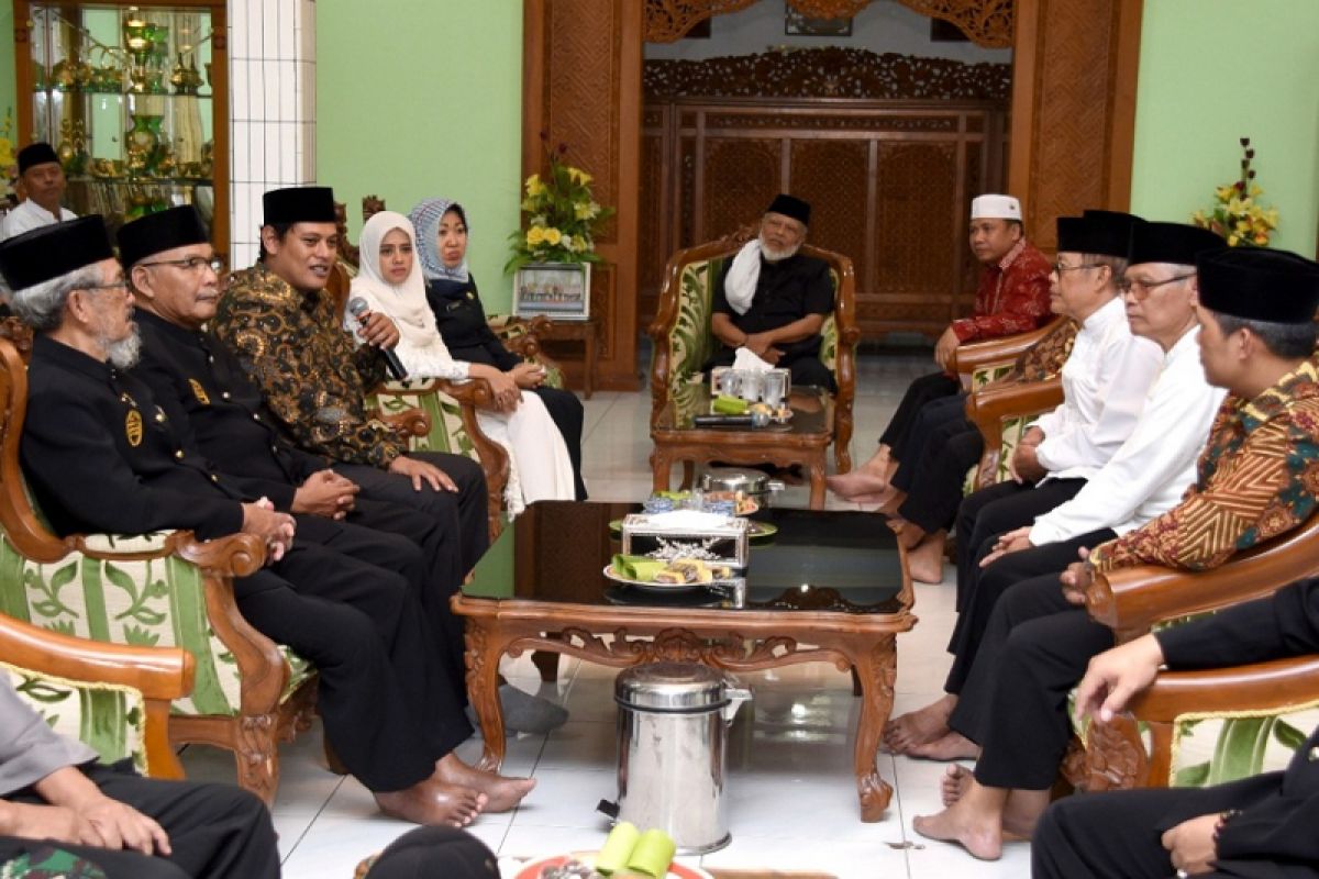 Wali Kota Abu Bakar Meminta Doa Kai agar Kediri Aman