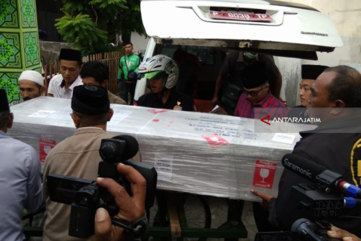 Jenazah Pekerja Migran yang Meninggal di Malaysia Tiba di Jember