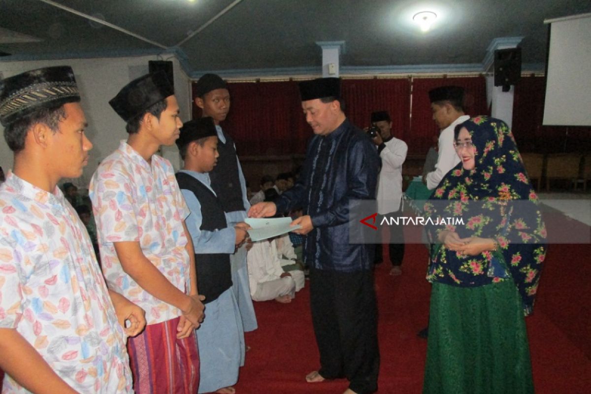 Anak Yatim di Kediri Dapat Bantuan Pemkot