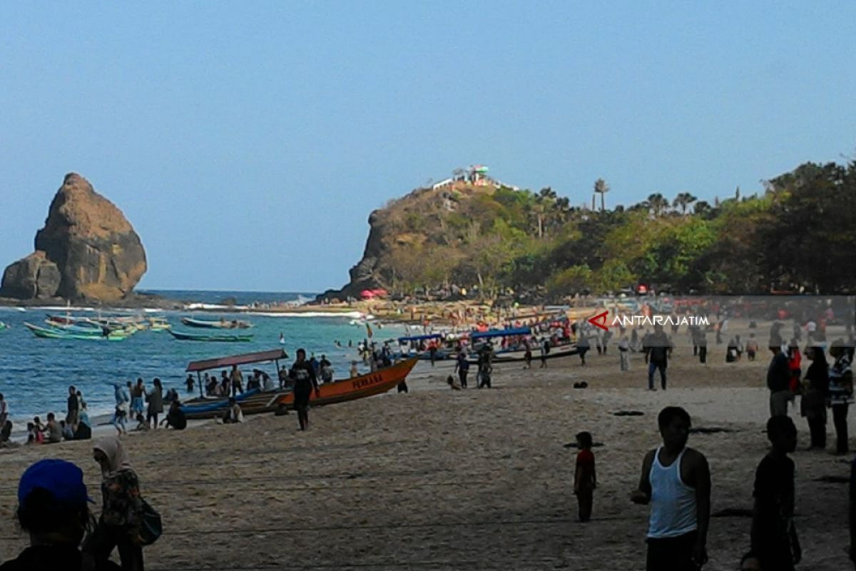 Wisatawan Pantai Papuma Meningkat Selama Libur Lebaran