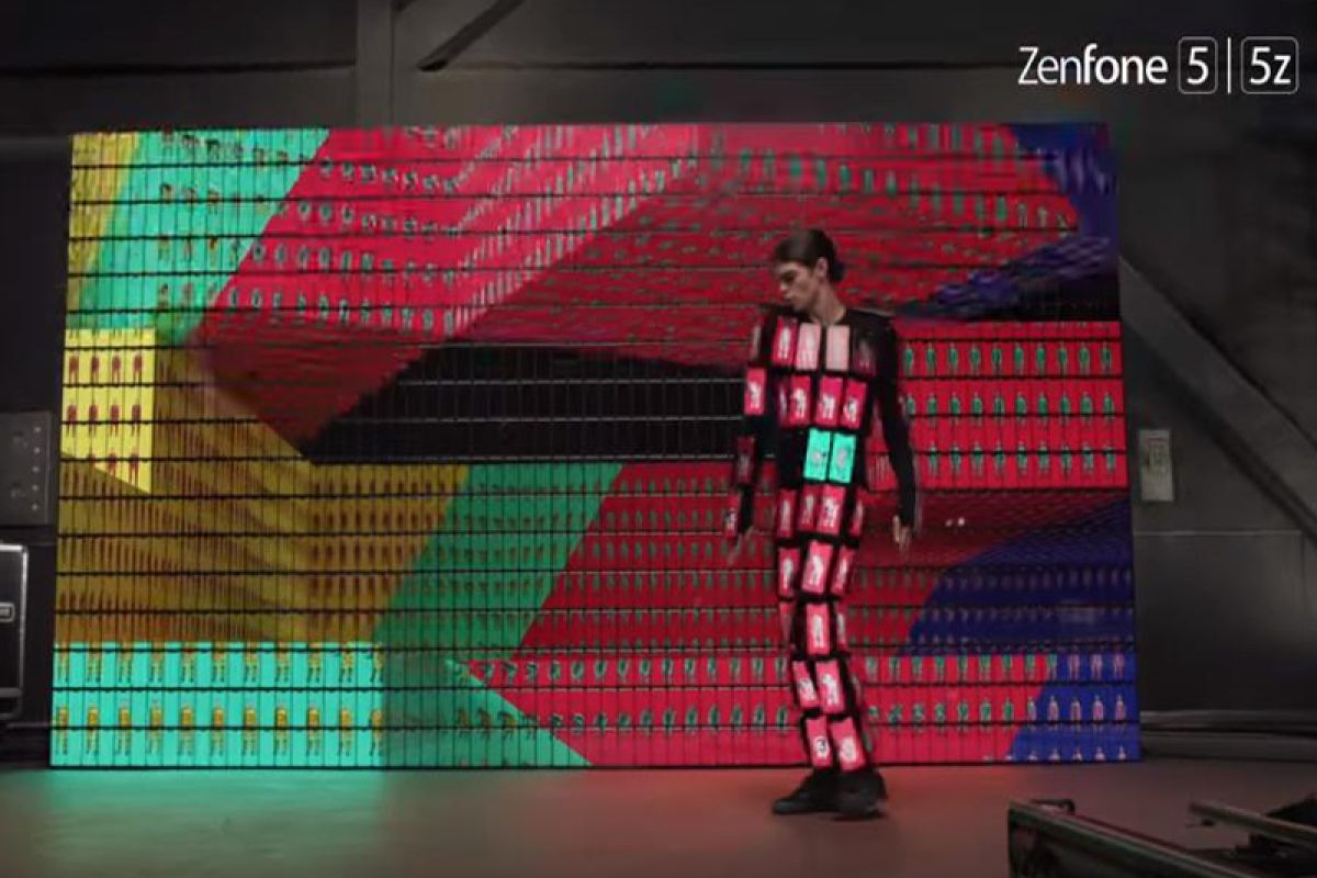 Kolaborasi ASUS-OK GO Padankan 89 Unit ZenFone 5 dalam 1 Kostum
