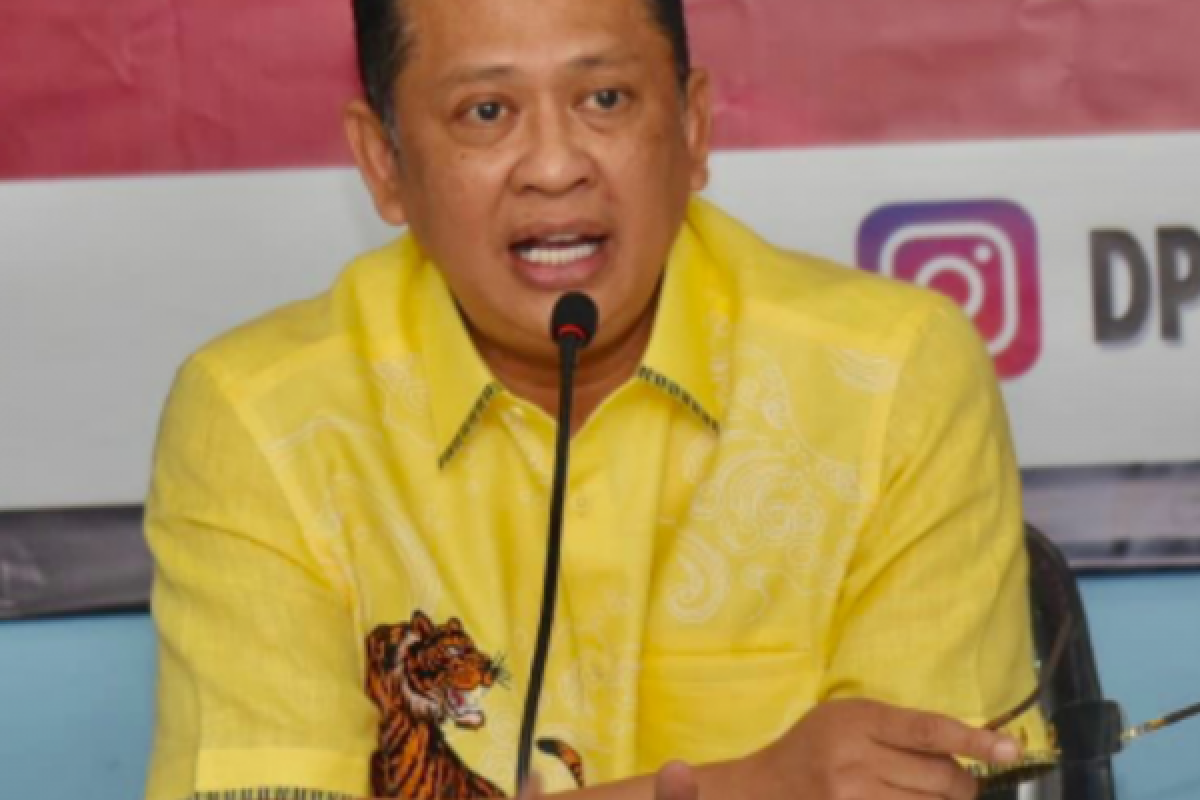 Golkar not to question Jokowi`s nomination of non-political party running mate