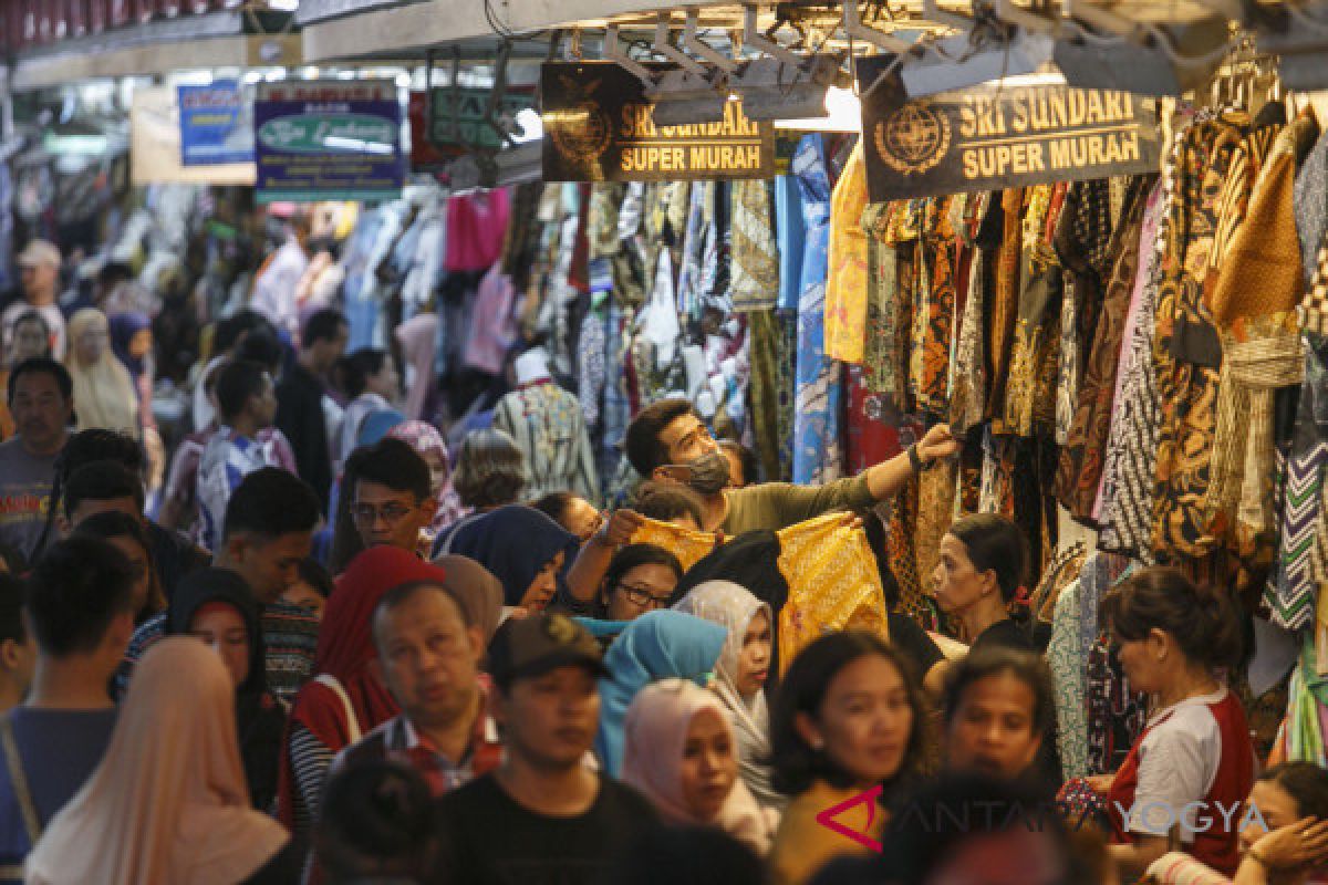 Stok dagangan Pasar Beringharjo melimpah  hadapi Lebaran