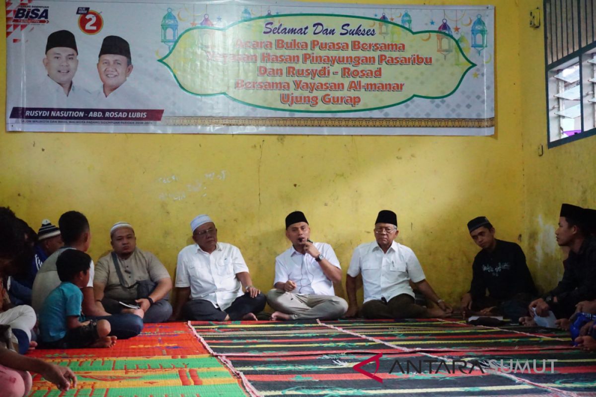 Rusydi-Rosad buka puasa bersama anak yatim