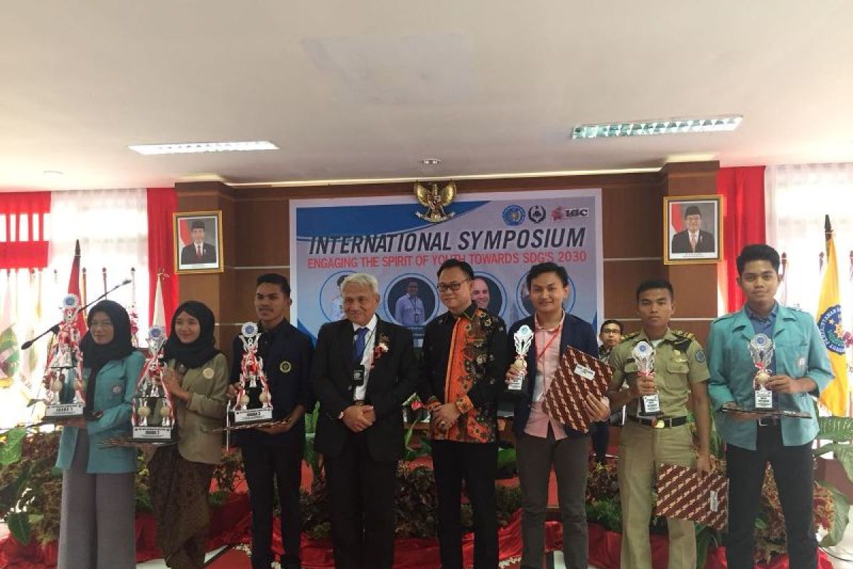 Mahasiswa IPB juara debat kepemerintahan tingkat nasional