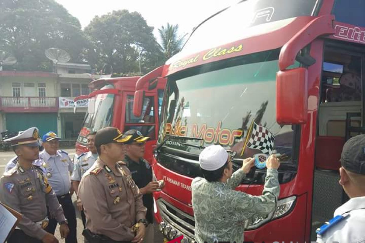 Pemkab Pasaman Barat uji kesehatan sopir angkutan lebaran