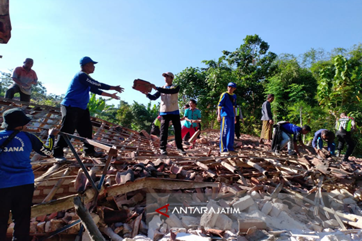 Aliran Listrik di Lokasi Gempa Sumenep Normal