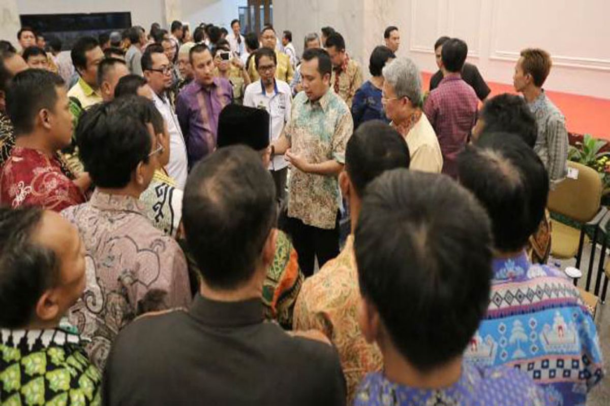Gubernur Lampung serahkan 140 kendaraan petugas lapangan