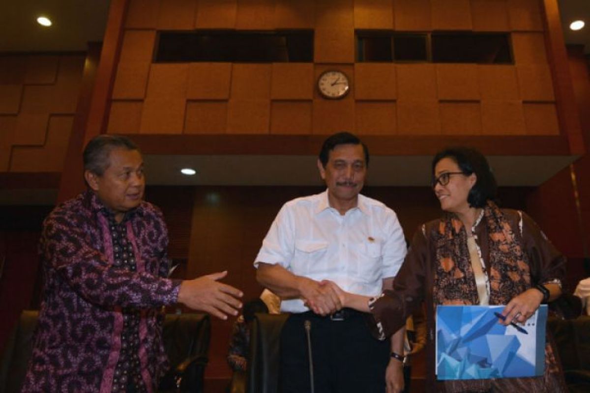 Luhut Pandjaitan dan Sri Mulyani datang ke Bawaslu