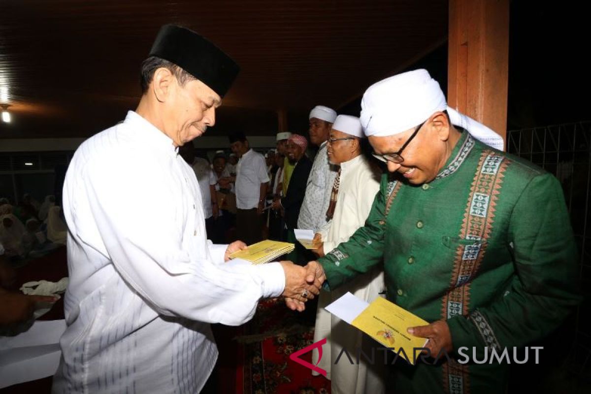 Bupati Tapsel hadiri khatam Alquran