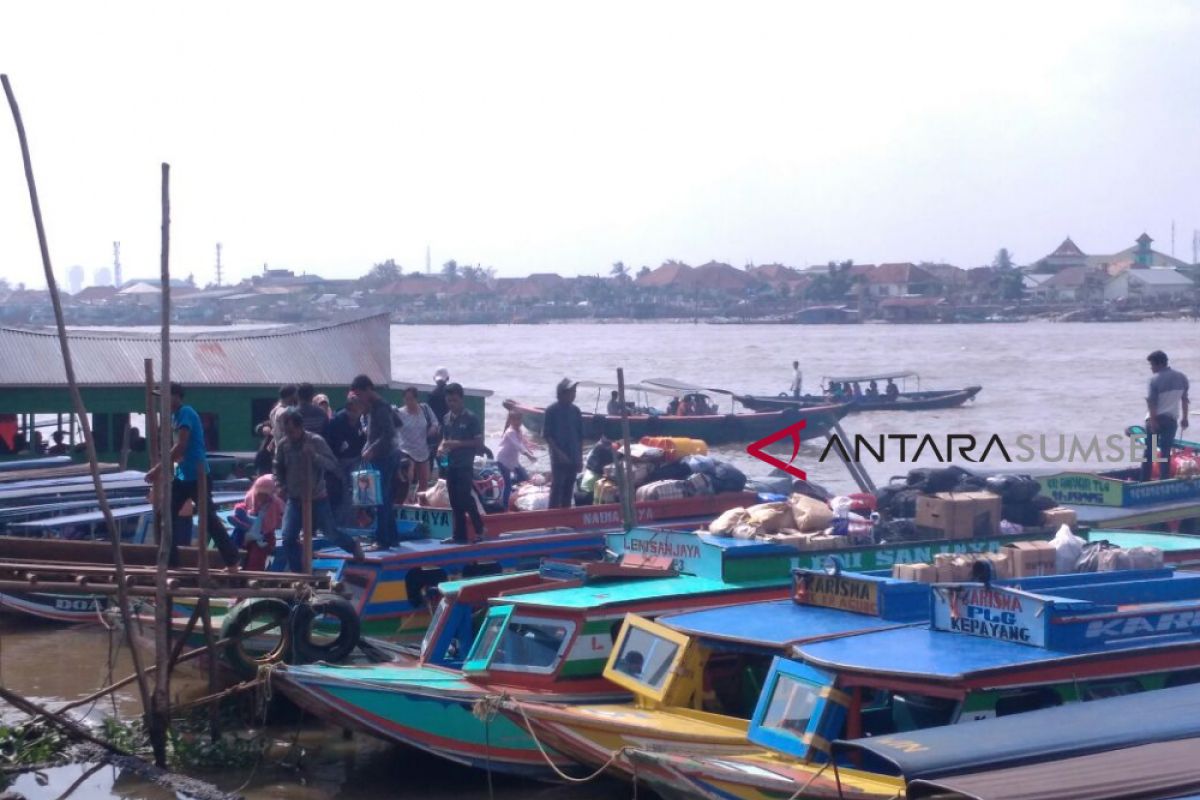 Warga pesisir pilih transportasi sungai karena cepat dan lebih nyaman