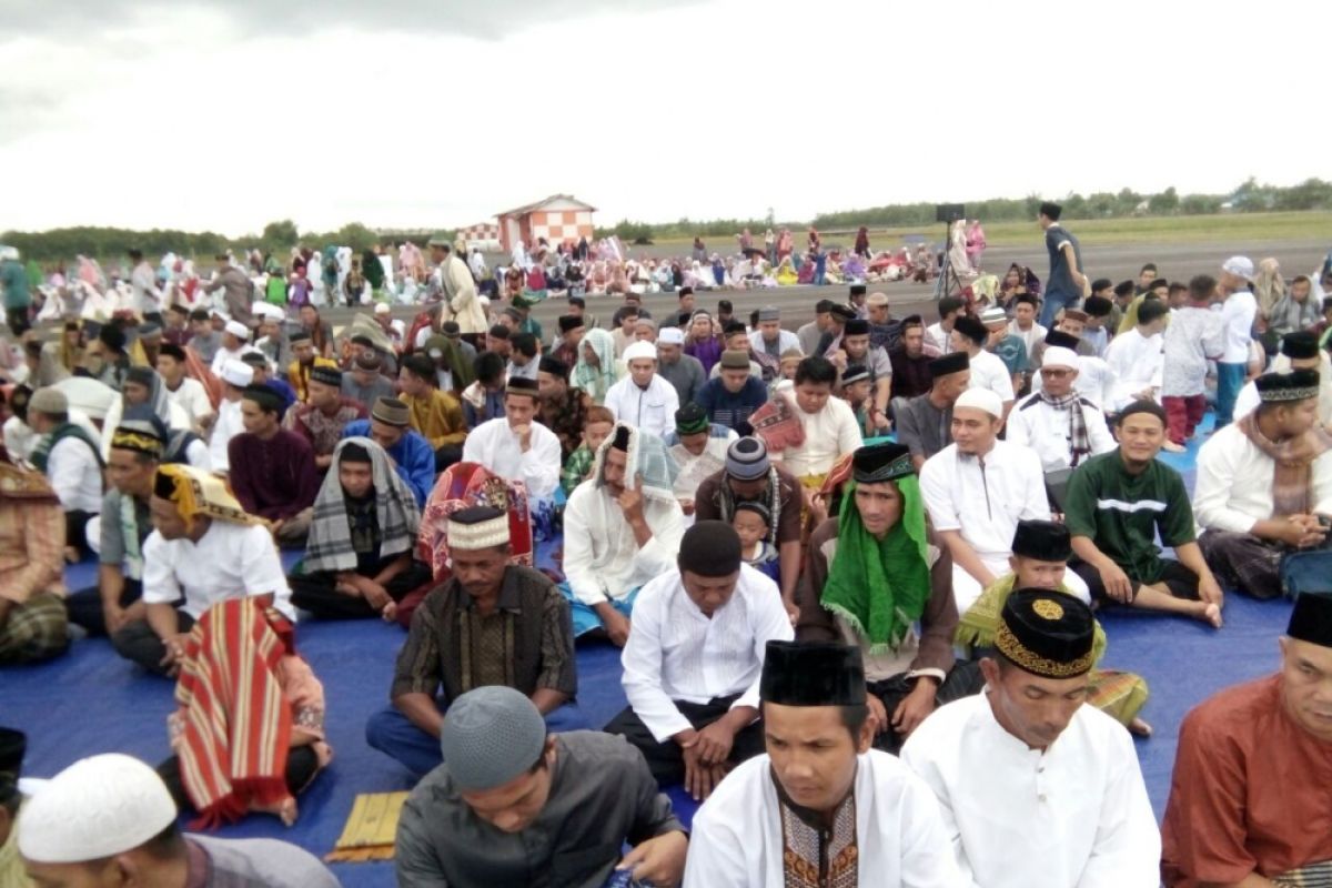 Catholic youths safeguard Eid worship in West Kalimantan