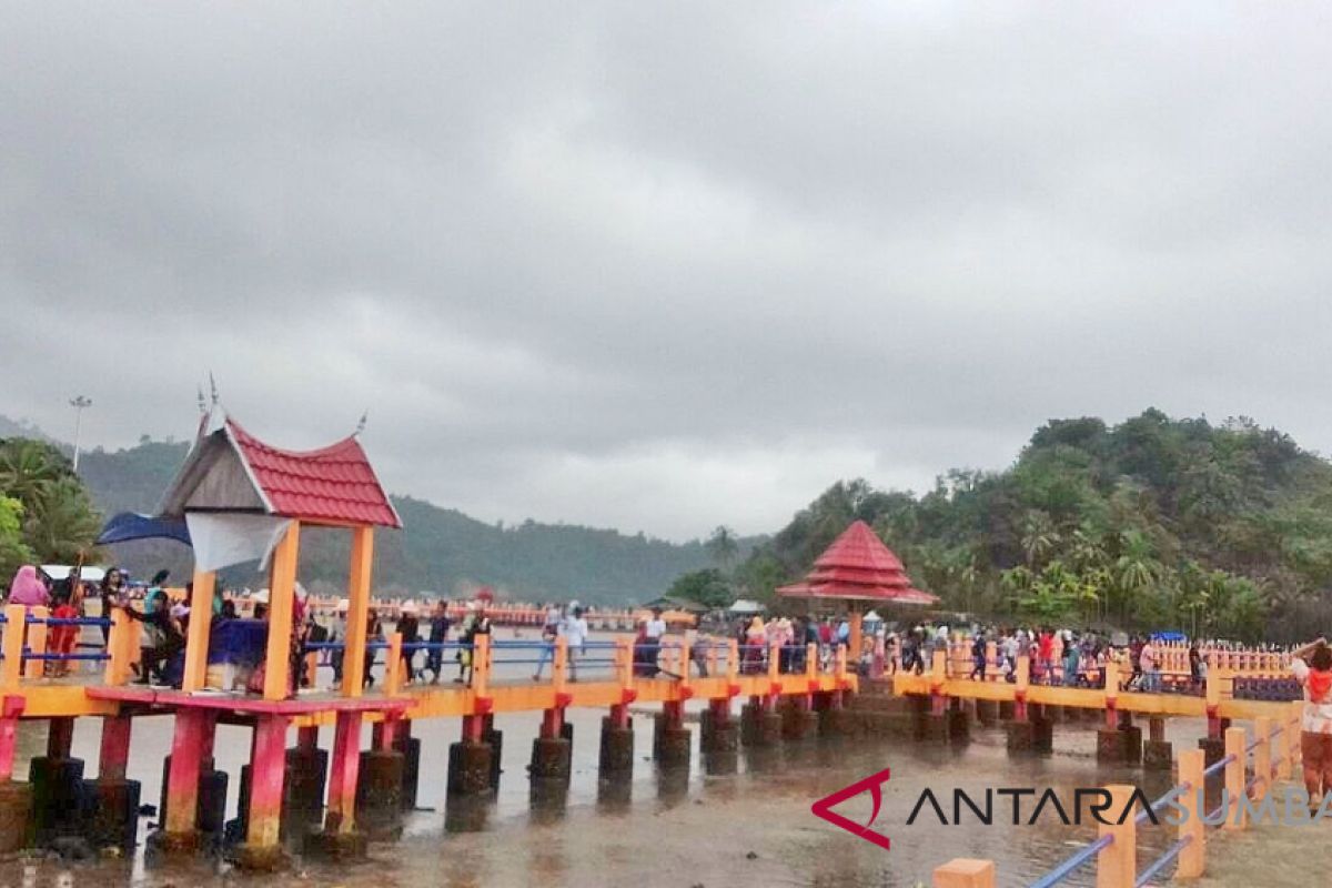 Tourist Objects Retribution in South Pesisir Reaches Rp402 Million