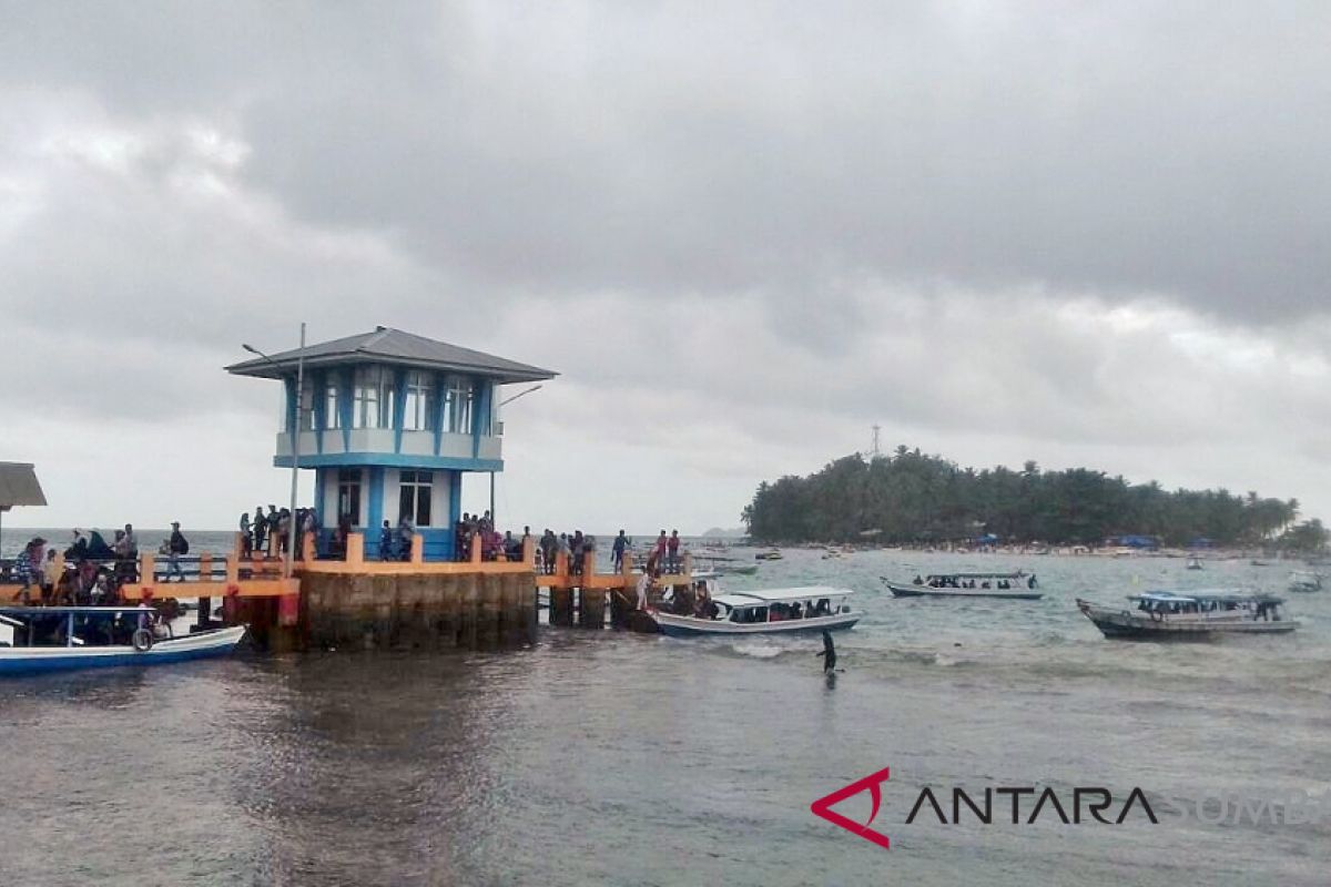 Pascalebaran objek wisata Carocok dan Mandeh masih dipadati wisatawan