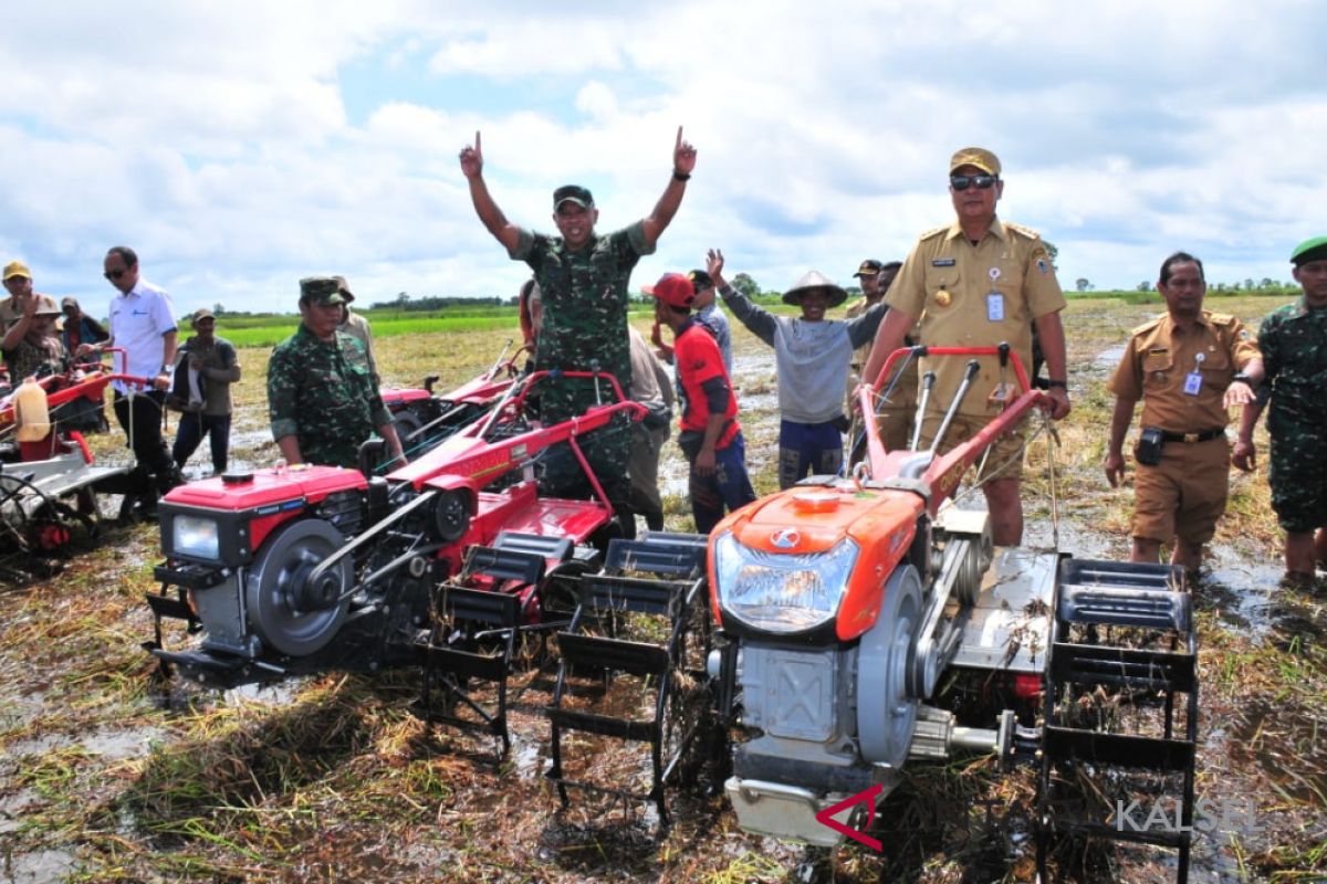 Gubernur motivasi SKPD galakan tanam padi