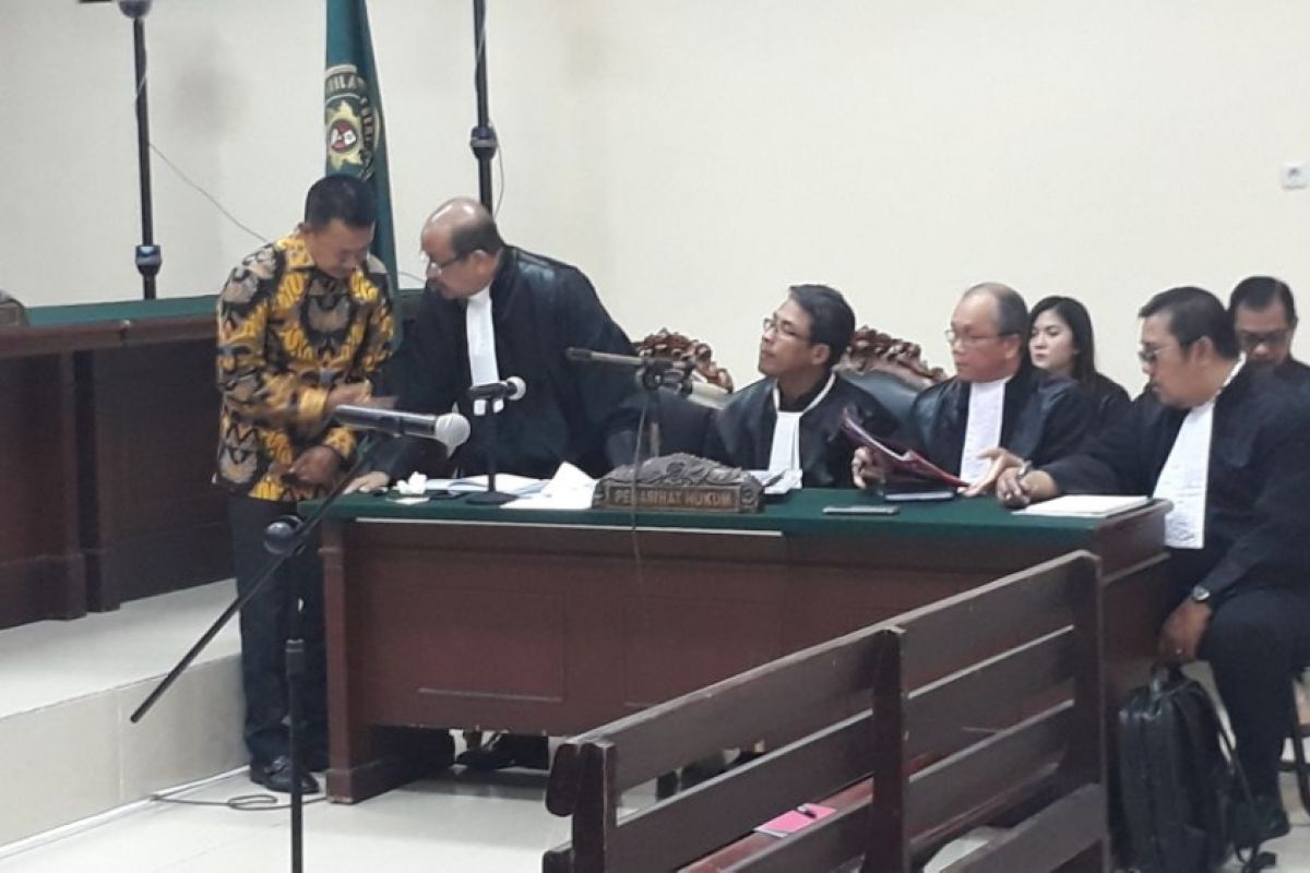 Mantan Bupati Jombang Jalani Sidang Perdana Korupsi