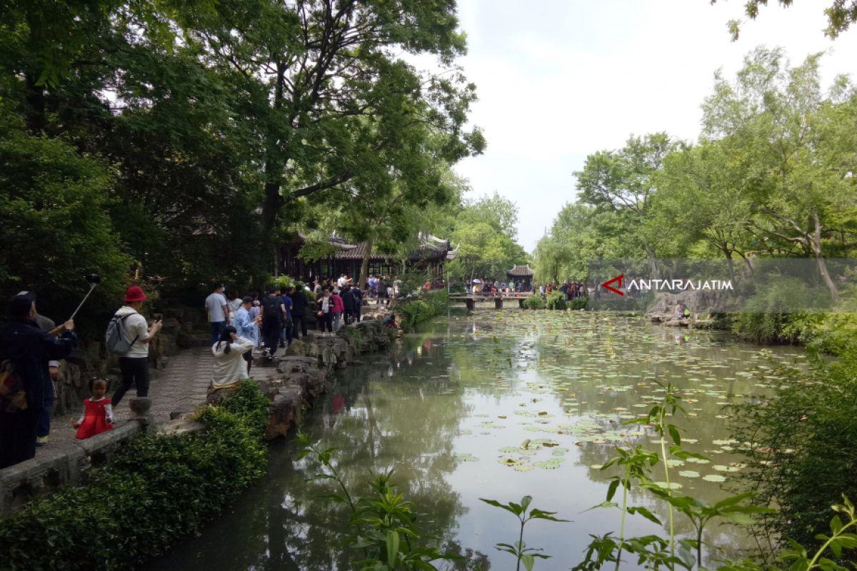 Zhu Zhengyuan, Taman Kuno di Kota Tua Szuhou (Video)