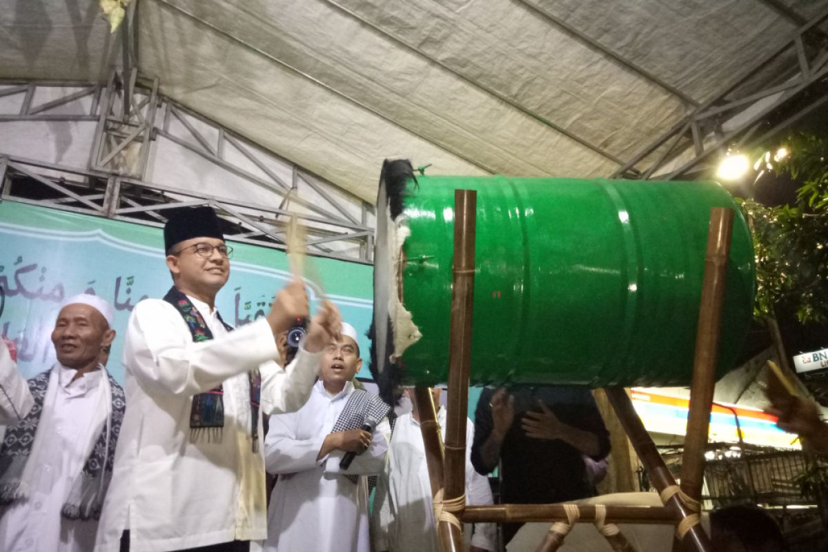 Jakarta governor joins "takbiran" on eve of eid al-fitr