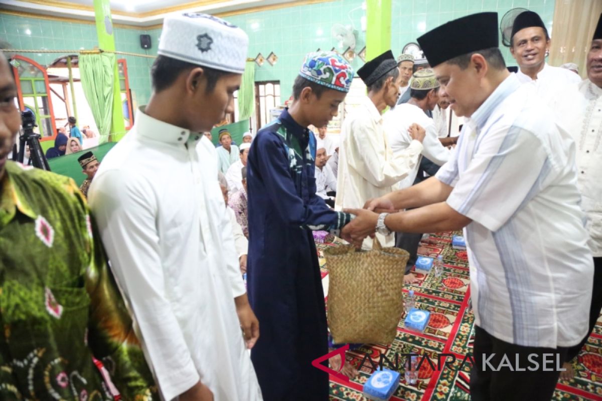 Dua Masjid Kecamatan Kurau terima dana hibah