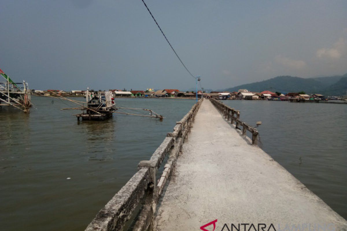 Pulau kecil si pengekspor ikan asin