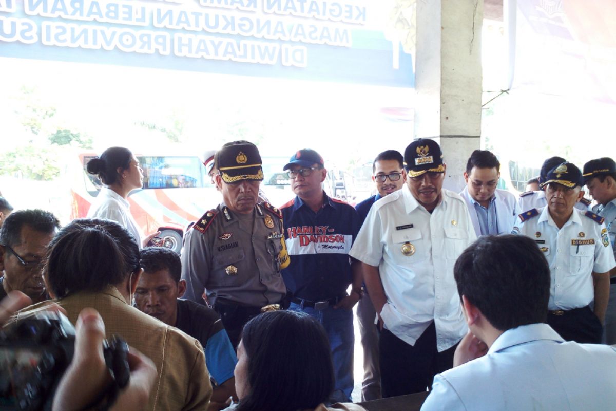 Walikota tinjau pemeriksaan bus dan awaknya