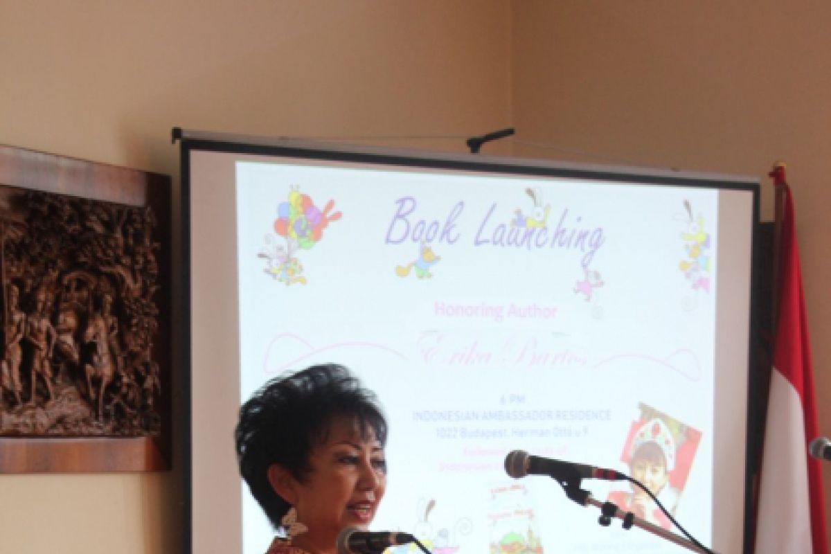 Ambassador launches Indonesian-translated book of Hungarian children story