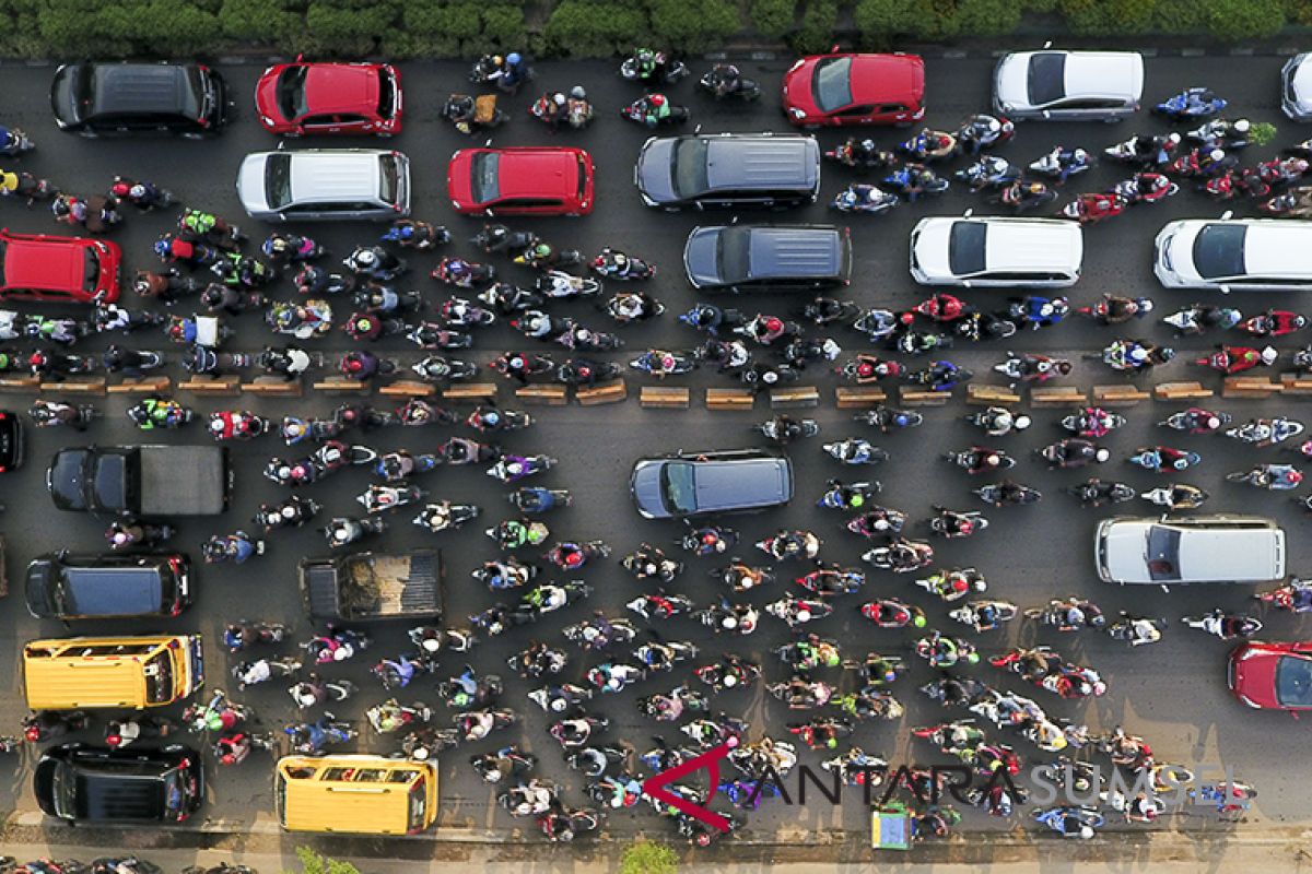 Mengurai kemacetan di jalur Padang-Bukittinggi