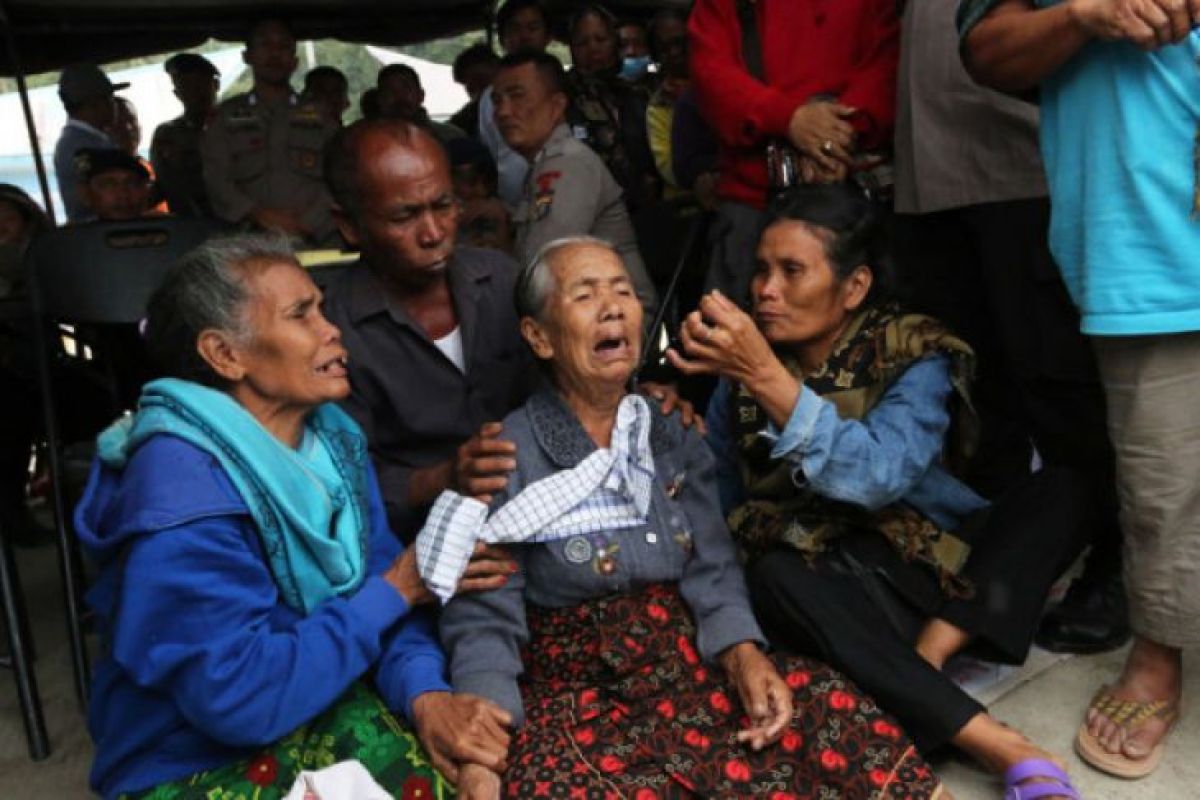 Mensos Temui Keluarga Korban KM Sinar Bangun