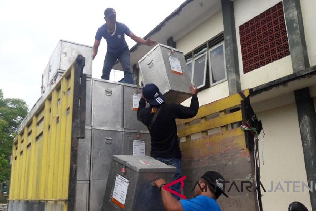 KPU Banjarnegara mulai distribusi logistik Pilgub Jateng