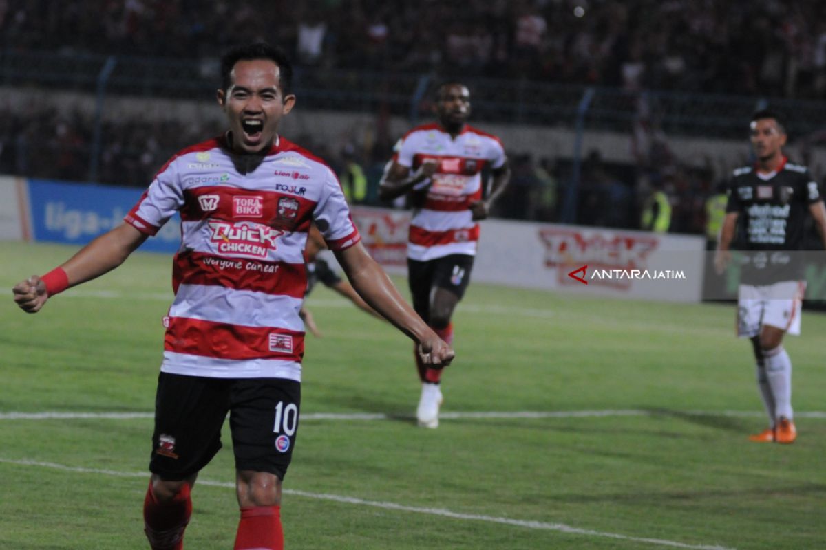 Madura United Jamu Perseru Serui di Pamekasan