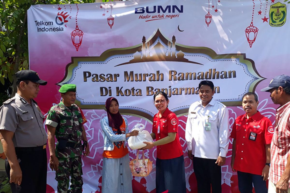 Pasar Murah Ramadhan Telkom Diserbu Warga Sungai Andai