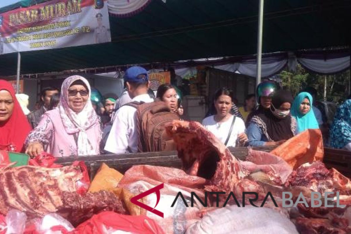 Warga Pangkalpinang padati pasar murah daging sapi