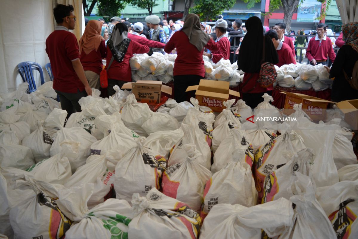 Pemkab Sidoarjo gelar pasar murah tekan harga sembako