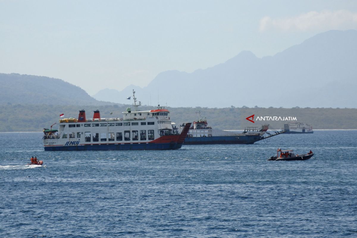 Penyeberangan Selat Bali Tutup Karena Cuaca Buruk