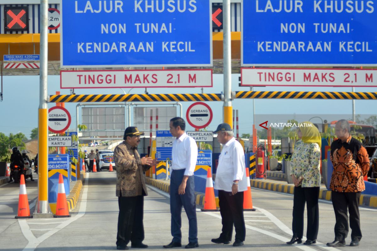 Jokowi Inaugurates New Toll Road Section