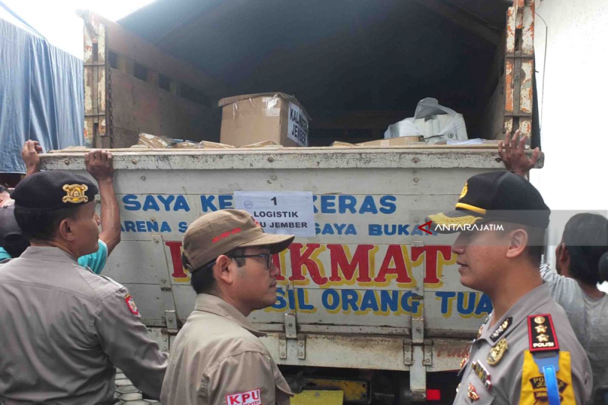 Polres Jember Kawal Ketat Distribusi Surat Suara Pilkada Jatim (Video)