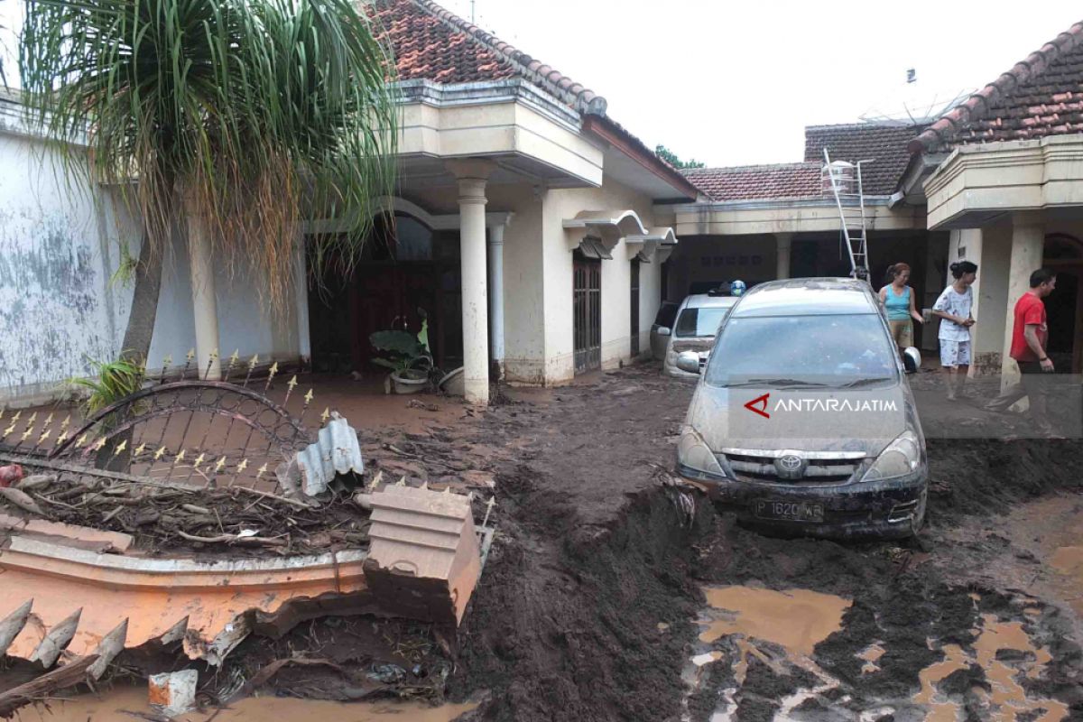 Perjalanan KA di Daop Jember Aman dari Banjir Banyuwangi