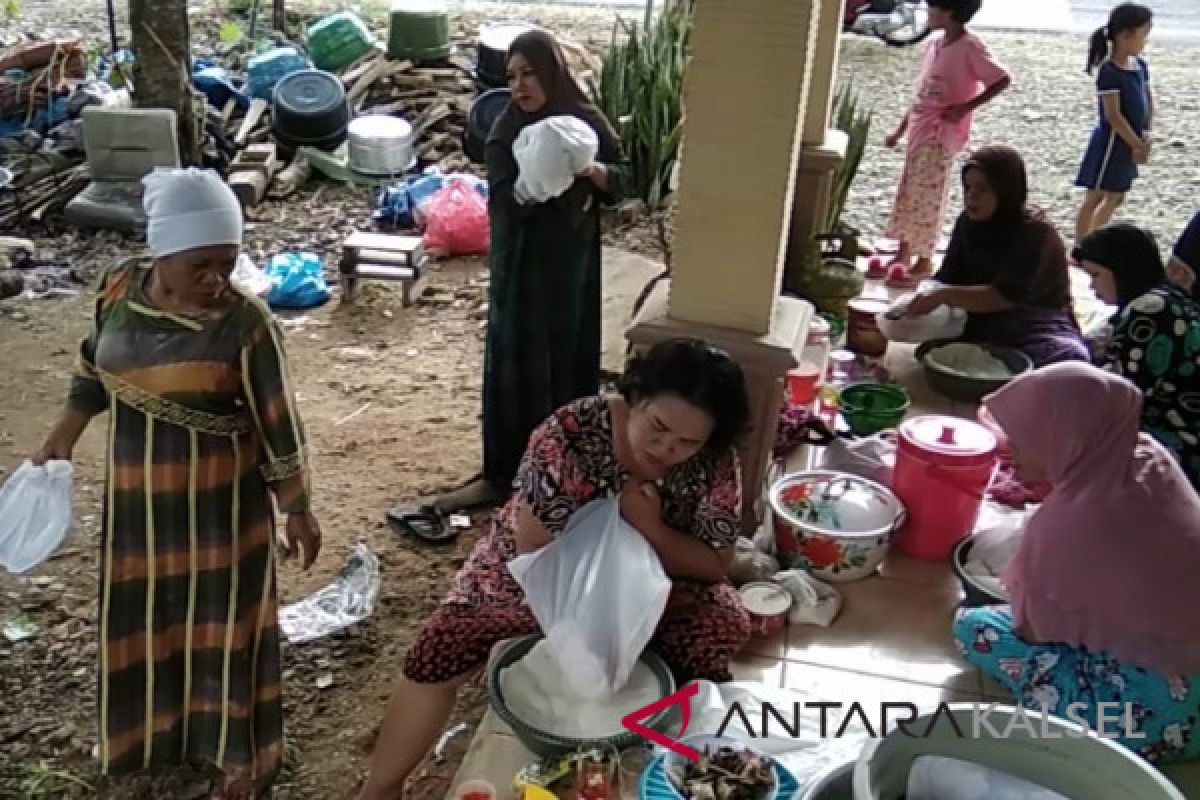 Video - Tradisi gotong royong perkawinan 